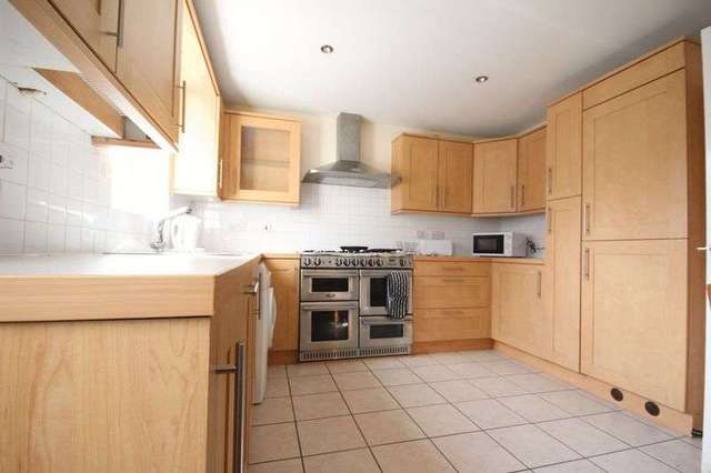  Image of 4 Bedroom Detached to rent at Filton Avenue Horfield Bristol, BS7 0LH
