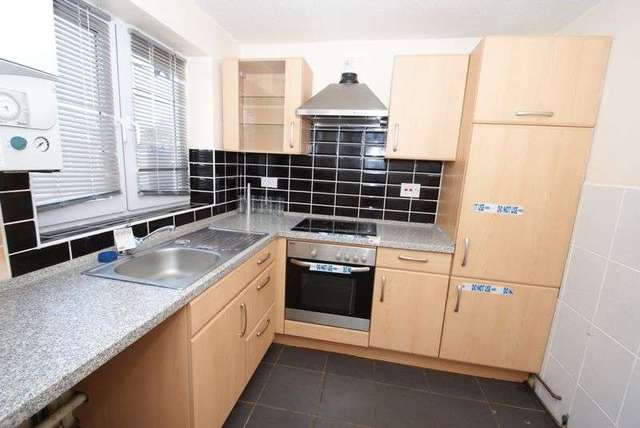  Image of 2 Bedroom Terraced for sale at Florence Close  Grays, RM20 4AE