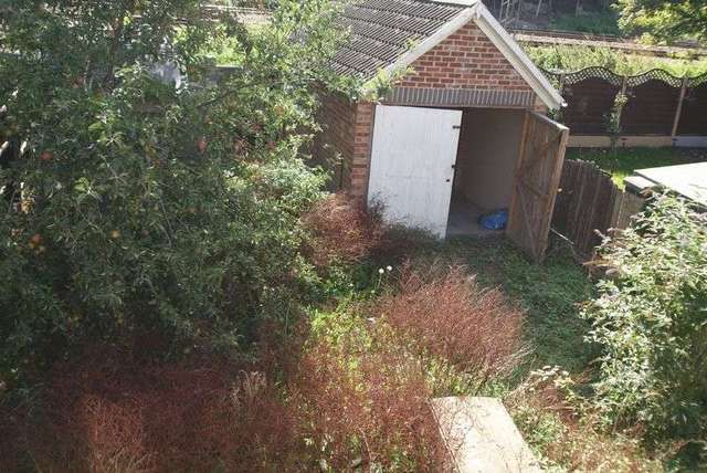  Image of 2 Bedroom Terraced for sale at Florence Close  Grays, RM20 4AE