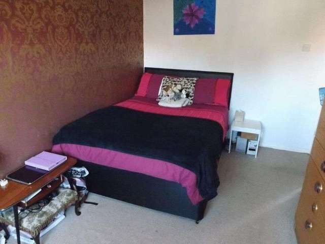  Image of 3 Bedroom Terraced for sale at Shakespeare Road  Great Yarmouth, NR30 4HE