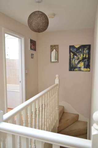  Image of 2 Bedroom Apartment to rent at High Street  Berkhamsted, HP4 1AJ
