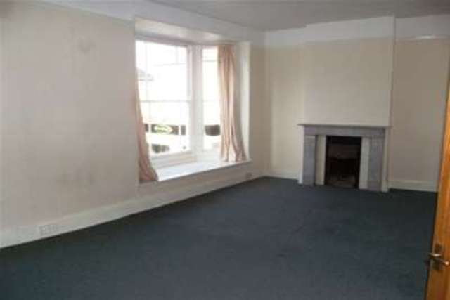  Image of 2 Bedroom Flat to rent at Ryde, PO33 2HN