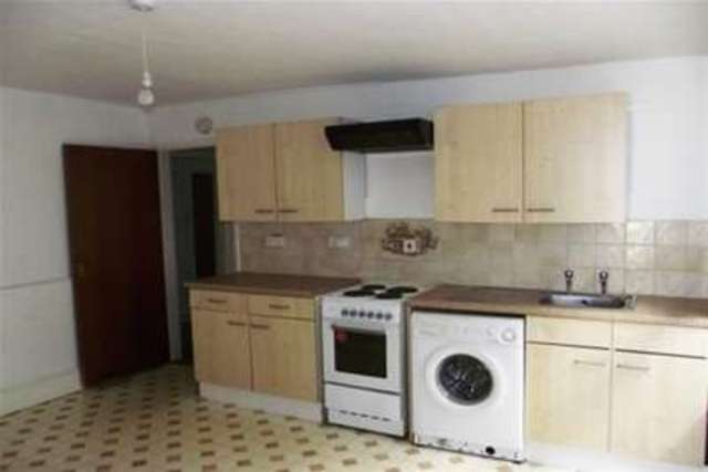  Image of 2 Bedroom Flat to rent at Ryde, PO33 2HN