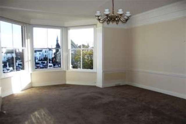  Image of 2 Bedroom Flat to rent at Ryde, PO33 2HN