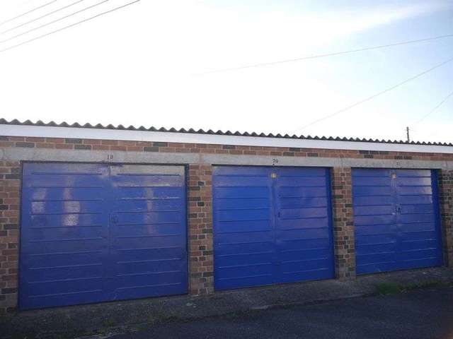  Image of 3 Bedroom Terraced for sale at Glebelands  Holsworthy, EX22 6AG