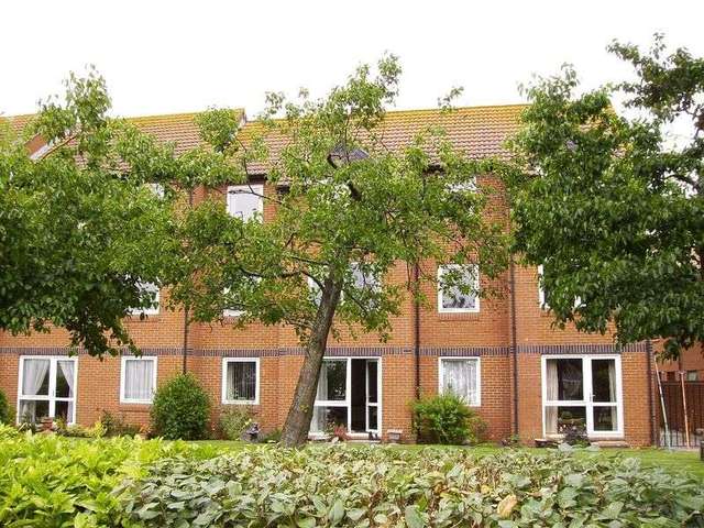  Image of 1 Bedroom Retirement Property for sale at Rectory Road  Burnham-on-Sea, TA8 2BX