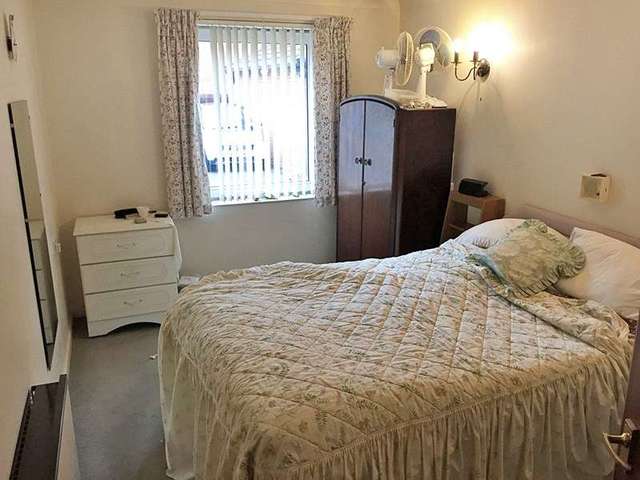  Image of 1 Bedroom Retirement Property for sale at Rectory Road  Burnham-on-Sea, TA8 2BX