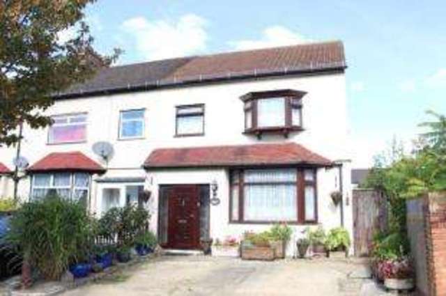  Image of 3 Bedroom Semi-Detached for sale at Ilford  Redbridge, IG2 6AB