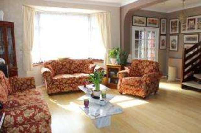  Image of 3 Bedroom Semi-Detached for sale at Ilford  Redbridge, IG2 6AB