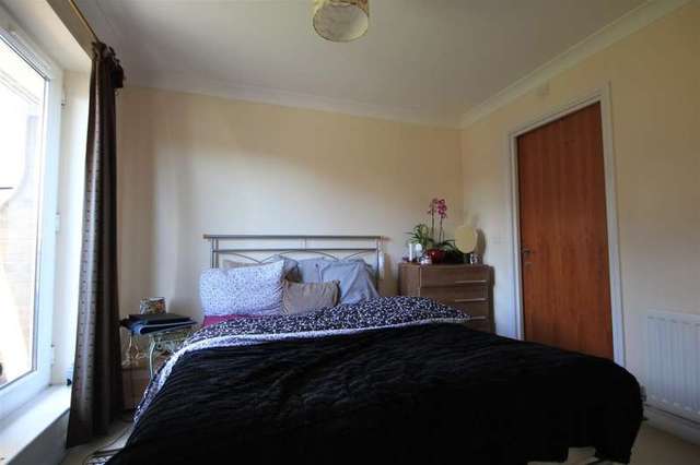  Image of 3 Bedroom Terraced to rent at Reading, RG1 2QE
