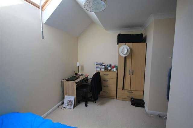  Image of 3 Bedroom Terraced to rent at Reading, RG1 2QE