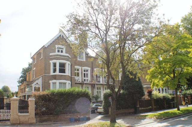 Image of 1 Bedroom Flat for sale at Kew Road  Kew, TW9 3EE
