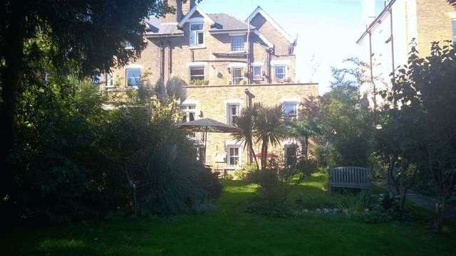  Image of 1 Bedroom Flat for sale at Kew Road  Kew, TW9 3EE