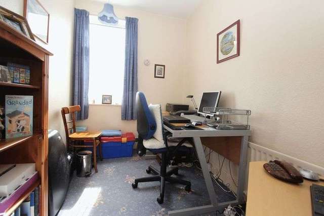  Image of 3 Bedroom Semi-Detached for sale at Bromley Lane  KINGSWINFORD, DY6 8HX