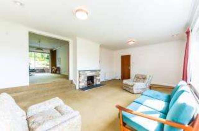  Image of 4 Bedroom Detached for sale at Leatherhead Surrey Leatherhead, KT22 8HB