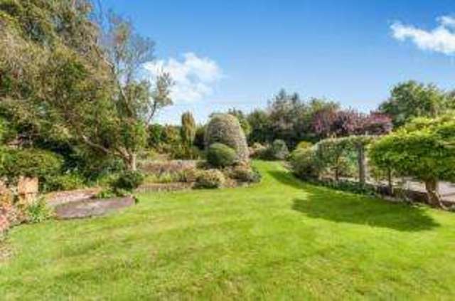  Image of 4 Bedroom Detached for sale at Leatherhead Surrey Leatherhead, KT22 8HB