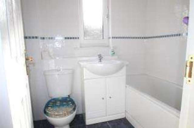  Image of 3 Bedroom Detached for sale at Paisley Renfrewshire Elderslie, PA2 9LT
