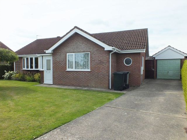  Image of 2 Bedroom Detached for sale at Maple Close  Horncastle, LN9 5EY
