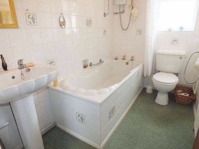  Image of 2 Bedroom Detached for sale at Maple Close  Horncastle, LN9 5EY