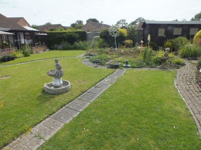  Image of 2 Bedroom Detached for sale at Maple Close  Horncastle, LN9 5EY