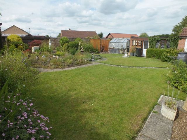  Image of 2 Bedroom Detached for sale at Maple Close  Horncastle, LN9 5EY