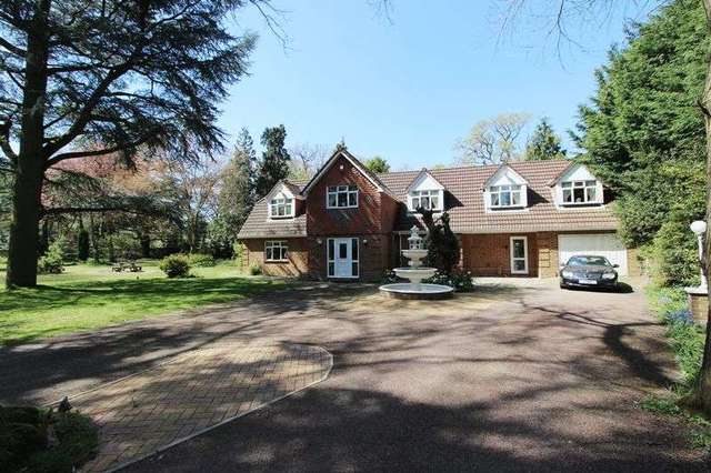  Image of 4 Bedroom Detached for sale at Netley Firs Close  Southampton, SO19 6DX