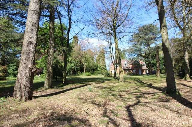  Image of 4 Bedroom Detached for sale at Netley Firs Close  Southampton, SO19 6DX