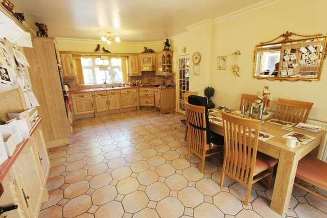  Image of 4 Bedroom Detached for sale at Netley Firs Close  Southampton, SO19 6DX