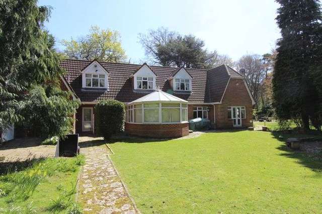 Image of 4 Bedroom Detached for sale at Netley Firs Close  Southampton, SO19 6DX