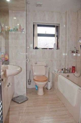  Image of 3 Bedroom Detached for sale at North Green Drive  Airth, FK2 8RA