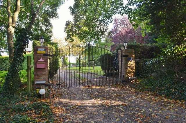  Image of 4 Bedroom Detached for sale at Peterstow Ross-On-Wye, HR9 6LL