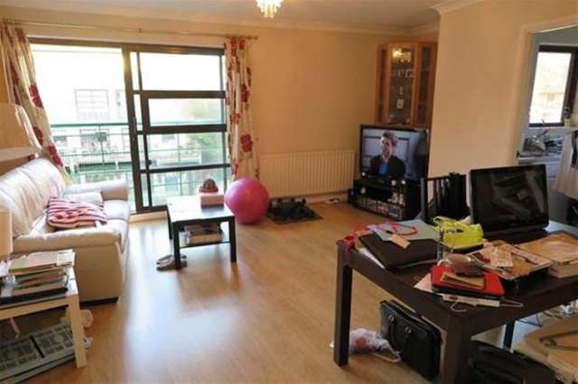  Image of 2 Bedroom Flat to rent at Surrey Quays, SE16 7TS