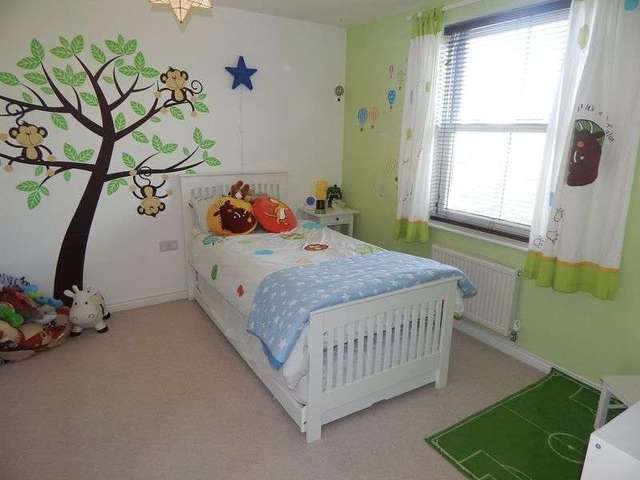  Image of 5 Bedroom Detached for sale at Poseidon Close Oakhurst Swindon, SN25 2LY