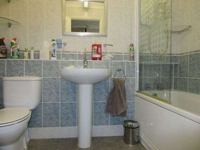  Image of 1 Bedroom Property to rent at Raglan Avenue  Worthing, BN13 2AW