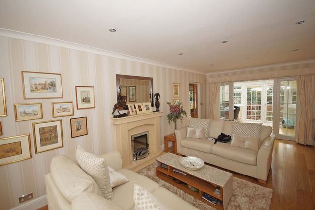  Image of 5 Bedroom Detached for sale at Ridge Way  High Wycombe, HP13 5BE