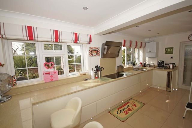  Image of 5 Bedroom Detached for sale at Ridge Way  High Wycombe, HP13 5BE