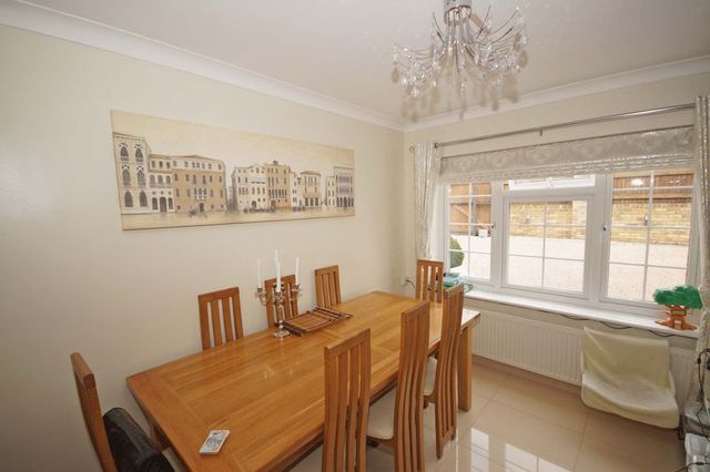  Image of 5 Bedroom Detached for sale at Ridge Way  High Wycombe, HP13 5BE