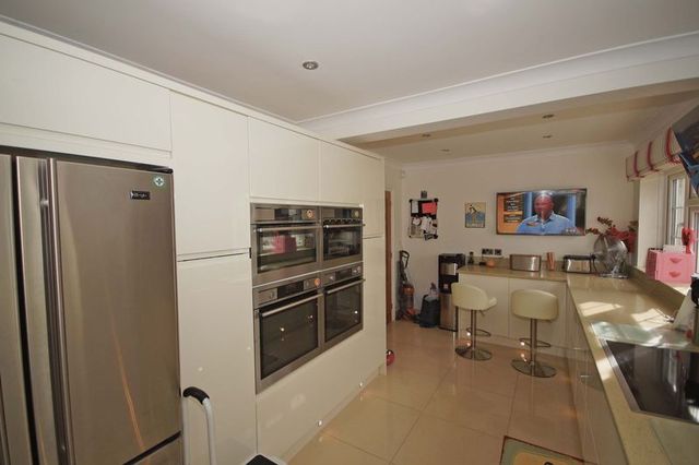  Image of 5 Bedroom Detached for sale at Ridge Way  High Wycombe, HP13 5BE