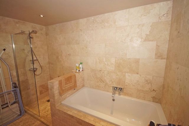  Image of 5 Bedroom Detached for sale at Ridge Way  High Wycombe, HP13 5BE