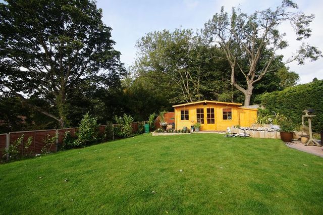  Image of 5 Bedroom Detached for sale at Ridge Way  High Wycombe, HP13 5BE