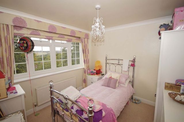  Image of 5 Bedroom Detached for sale at Ridge Way  High Wycombe, HP13 5BE