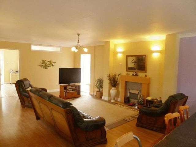  Image of 6 Bedroom Detached for sale at Suggs Lane Broadway Ilminster, TA19 9RJ