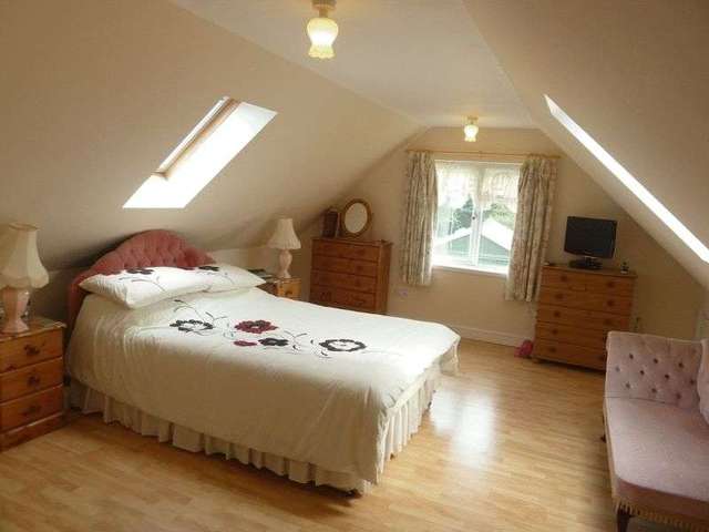 Image of 6 Bedroom Detached for sale at Suggs Lane Broadway Ilminster, TA19 9RJ