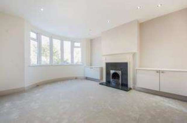  Image of 4 Bedroom Semi-Detached for sale at Surbiton  Tolworth, KT6 5BX