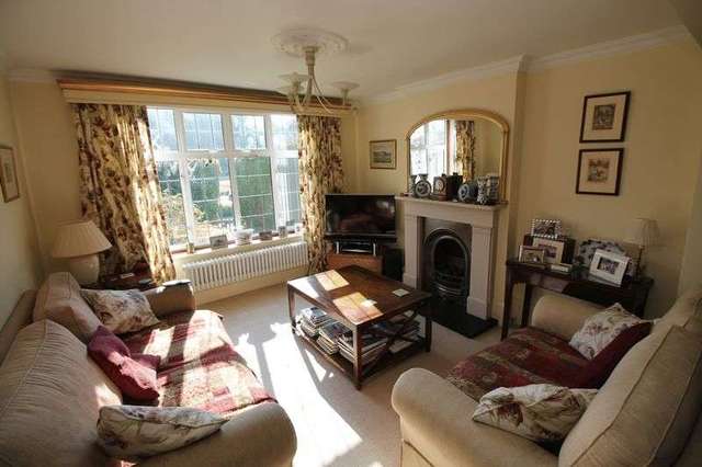  Image of 3 Bedroom Detached for sale at Chapel Road  Tadworth, KT20 5SB
