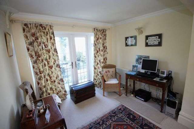  Image of 3 Bedroom Detached for sale at Chapel Road  Tadworth, KT20 5SB
