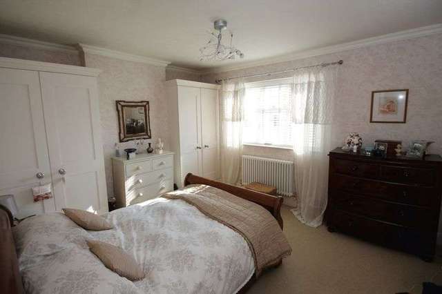  Image of 3 Bedroom Detached for sale at Chapel Road  Tadworth, KT20 5SB