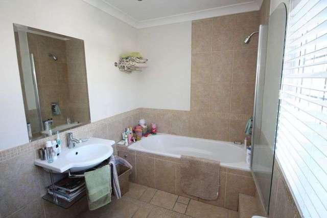  Image of 3 Bedroom Detached for sale at Chapel Road  Tadworth, KT20 5SB