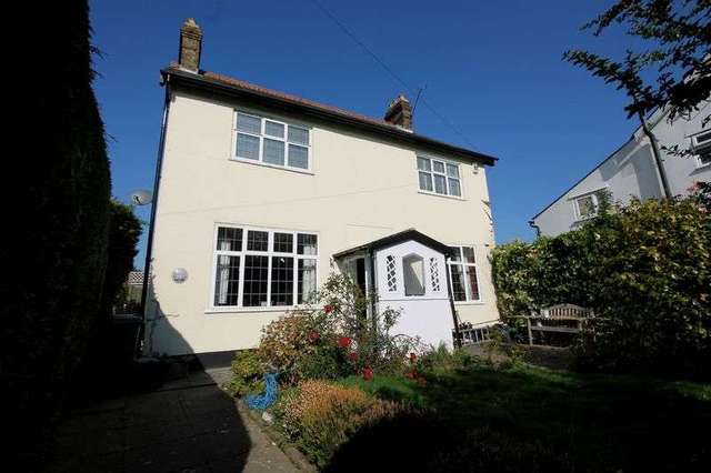  Image of 3 Bedroom Detached for sale at Chapel Road  Tadworth, KT20 5SB