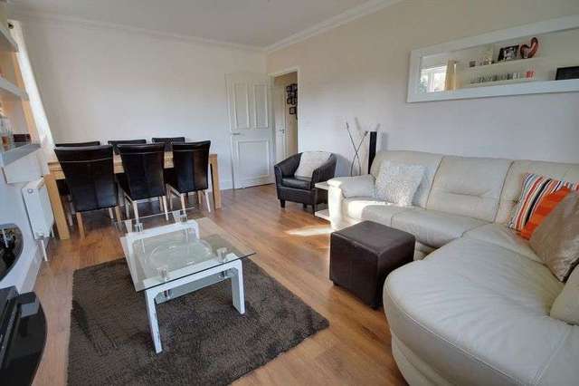  Image of 2 Bedroom Flat for sale at The Glade  Storrington, RH20 4GL